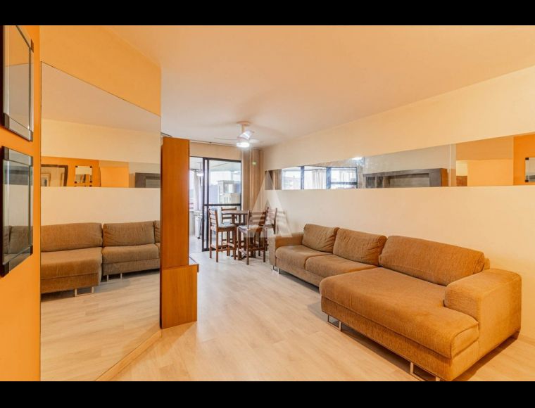 Apartamento no Bairro América em Joinville com 2 Dormitórios (1 suíte) - 23524A