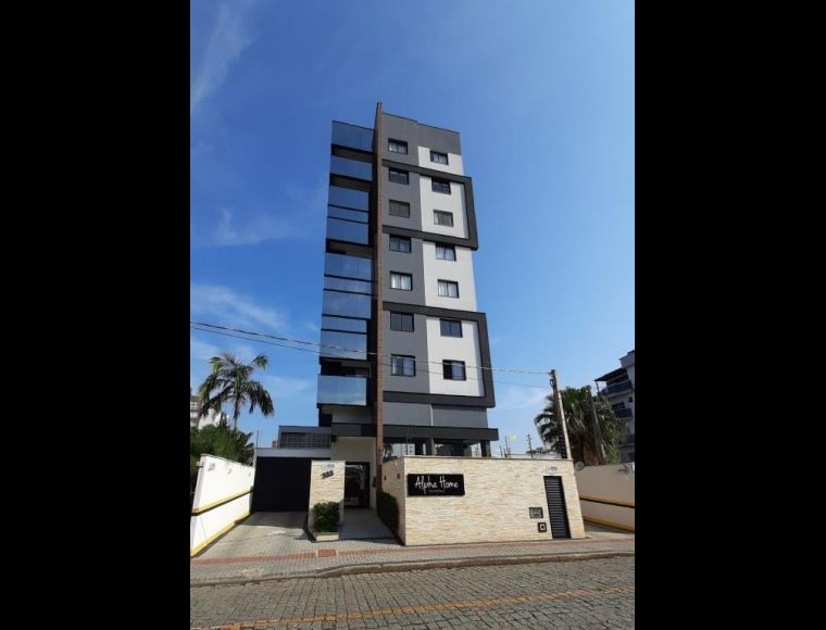 Apartamento no Bairro América em Joinville com 3 Dormitórios (1 suíte) e 73 m² - KA462