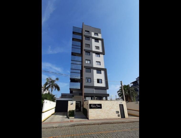 Apartamento no Bairro América em Joinville com 3 Dormitórios (1 suíte) e 73 m² - KA640