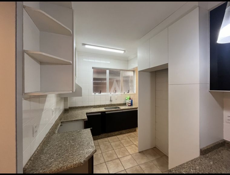 Apartamento no Bairro América em Joinville com 3 Dormitórios (1 suíte) e 74 m² - 12599.001