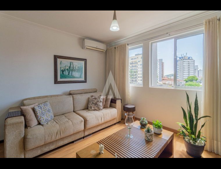 Apartamento no Bairro Anita Garibaldi em Joinville com 3 Dormitórios - 24463N