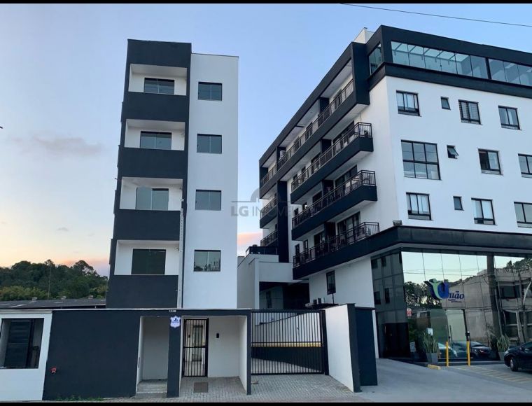 Apartamento no Bairro Anita Garibaldi em Joinville com 2 Dormitórios (1 suíte) e 65 m² - LG8986