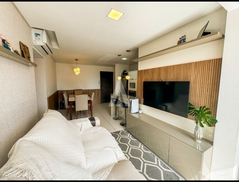Apartamento no Bairro Anita Garibaldi em Joinville com 1 Dormitórios (1 suíte) - 26172N