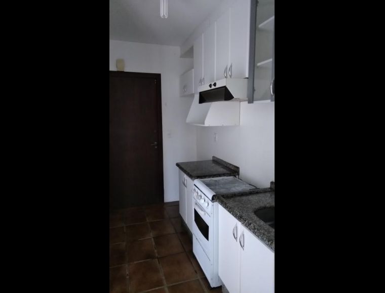 Apartamento no Bairro Anita Garibaldi em Joinville com 2 Dormitórios e 60 m² - LA06