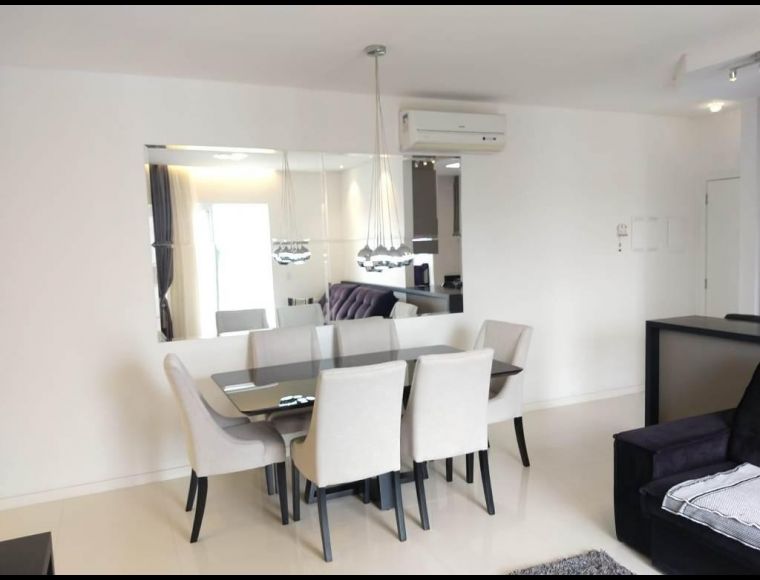 Apartamento no Bairro Anita Garibaldi em Joinville com 3 Dormitórios (1 suíte) e 98 m² - SA077