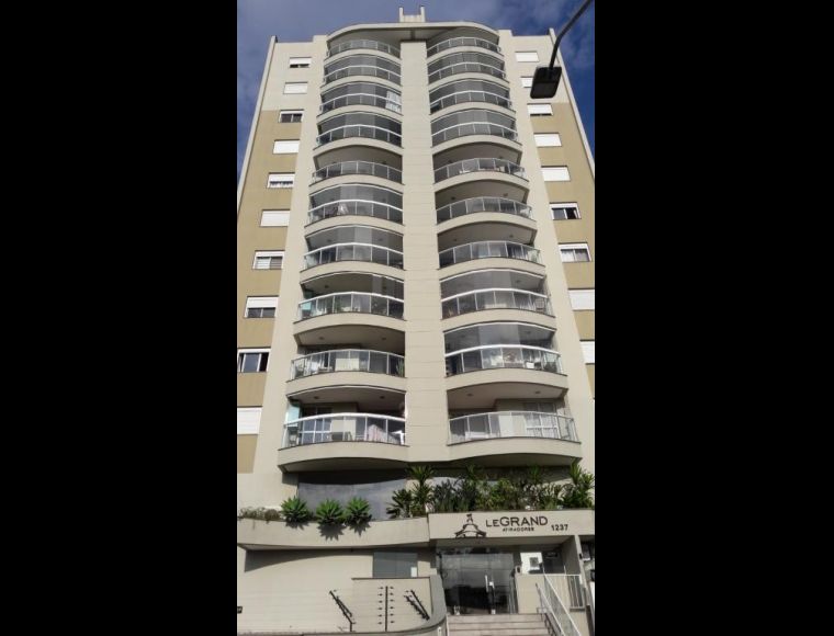 Apartamento no Bairro Anita Garibaldi em Joinville com 3 Dormitórios (1 suíte) e 93 m² - SA160