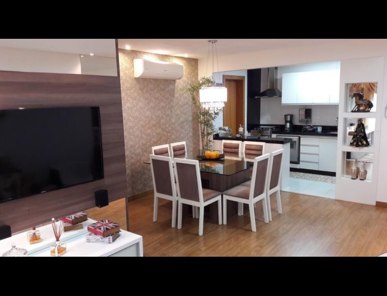 Apartamento no Bairro Anita Garibaldi em Joinville com 3 Dormitórios (1 suíte) e 93 m² - SA160