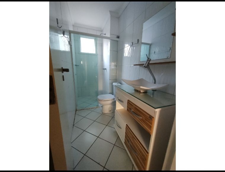 Apartamento no Bairro Atiradores em Joinville com 3 Dormitórios (1 suíte) e 110 m² - 200
