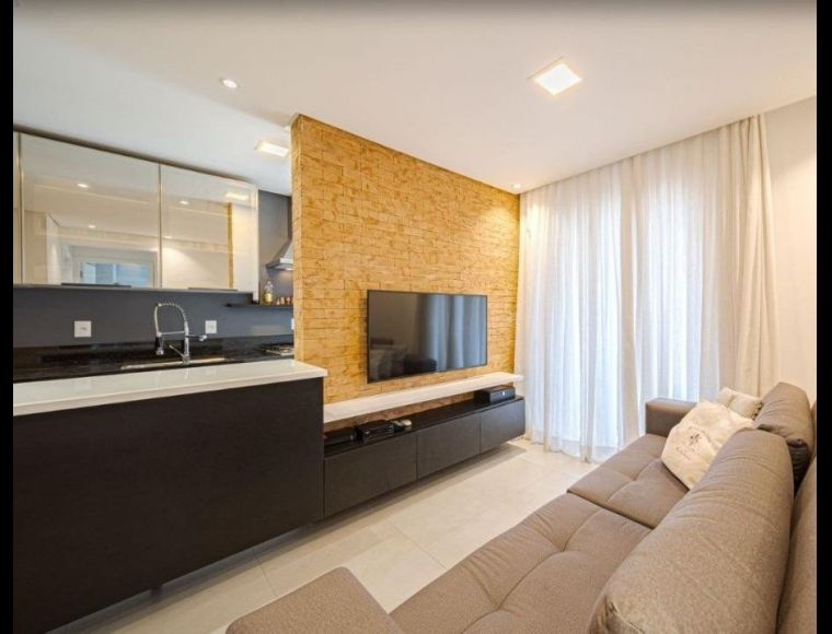 Apartamento no Bairro Atiradores em Joinville com 2 Dormitórios (1 suíte) e 83 m² - 3095