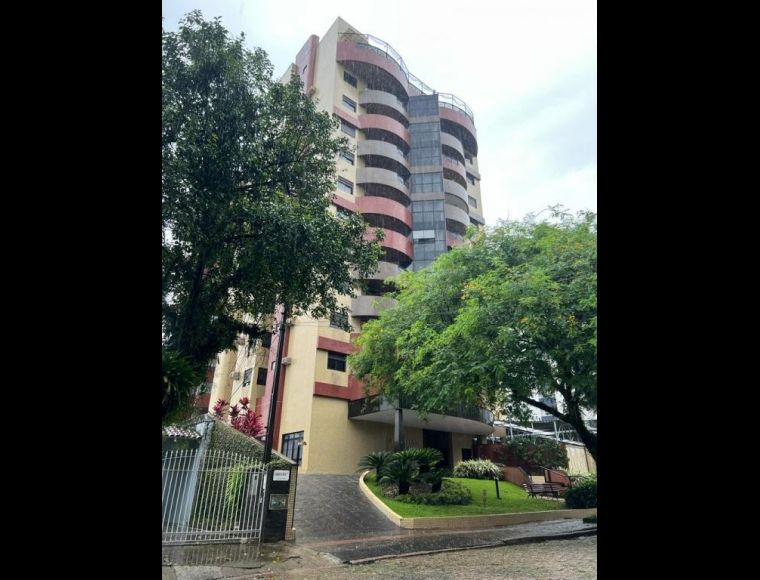 Apartamento no Bairro Atiradores em Joinville com 3 Dormitórios (1 suíte) e 175 m² - SA030