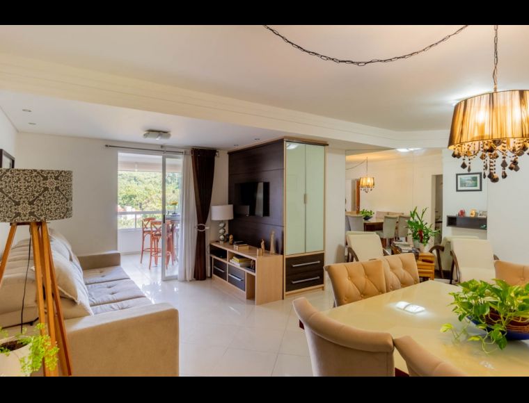 Apartamento no Bairro Atiradores em Joinville com 3 Dormitórios (1 suíte) - 21970N