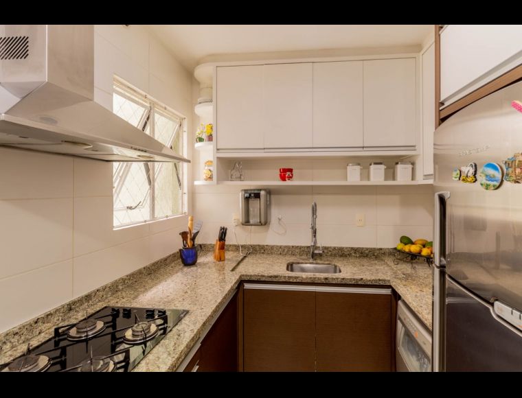 Apartamento no Bairro Atiradores em Joinville com 3 Dormitórios (1 suíte) - 21970N