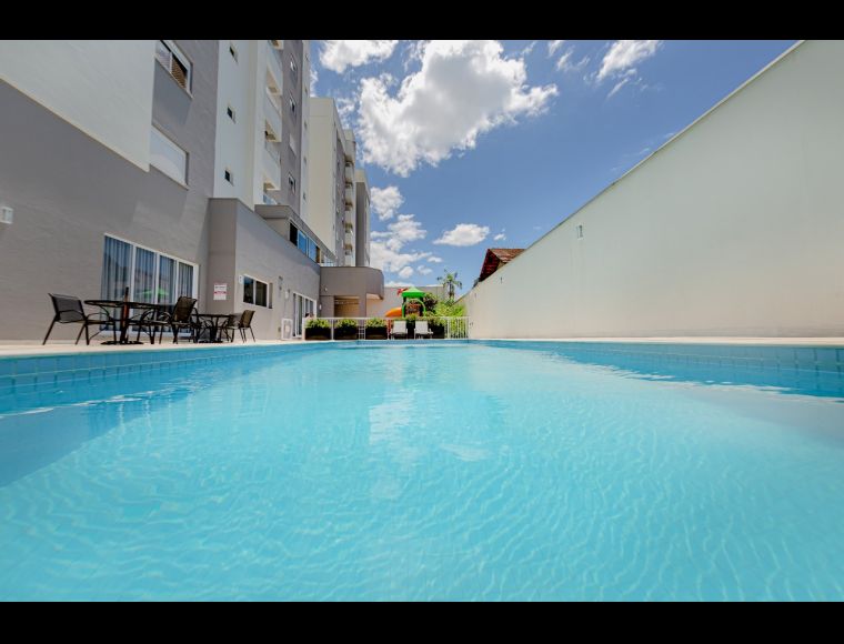 Apartamento no Bairro Boa Vista em Joinville com 3 Dormitórios (1 suíte) - DI74