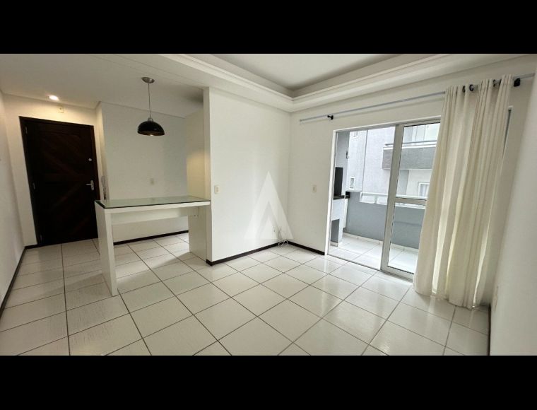Apartamento no Bairro Bom Retiro em Joinville com 1 Dormitórios (1 suíte) - 25947