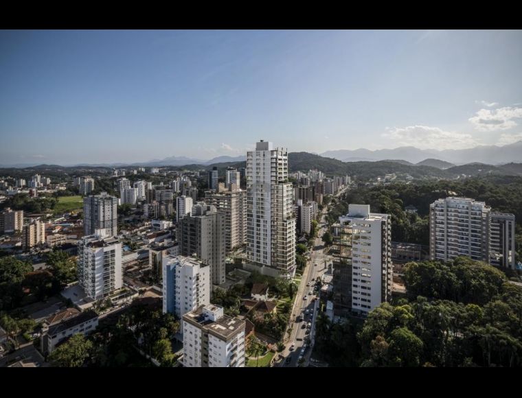 Apartamento no Bairro Centro em Joinville com 4 Dormitórios (4 suítes) e 243 m² - LG8562