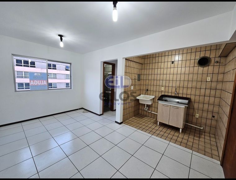 Apartamento no Bairro Centro em Joinville com 1 Dormitórios e 36 m² - 00419003