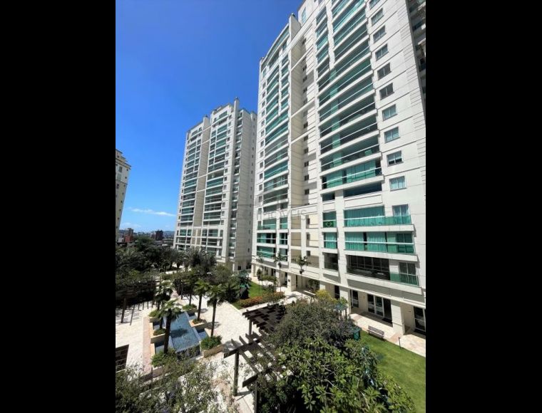 Apartamento no Bairro Centro em Joinville com 3 Dormitórios (3 suítes) e 268 m² - LG9269