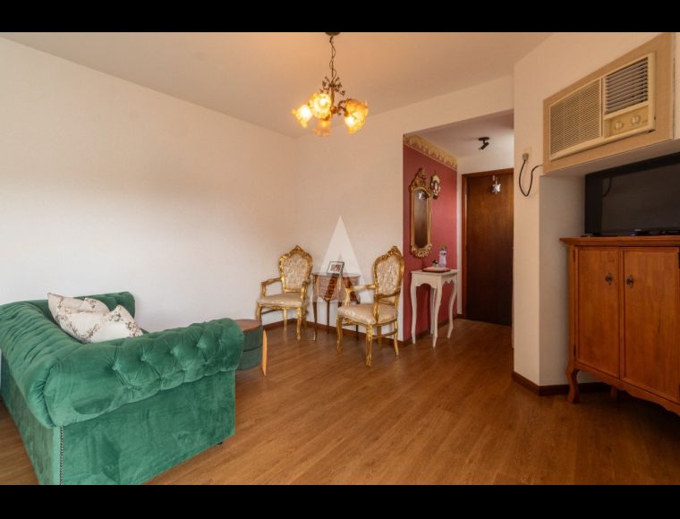 Apartamento no Bairro Centro em Joinville com 3 Dormitórios (1 suíte) - 27606N