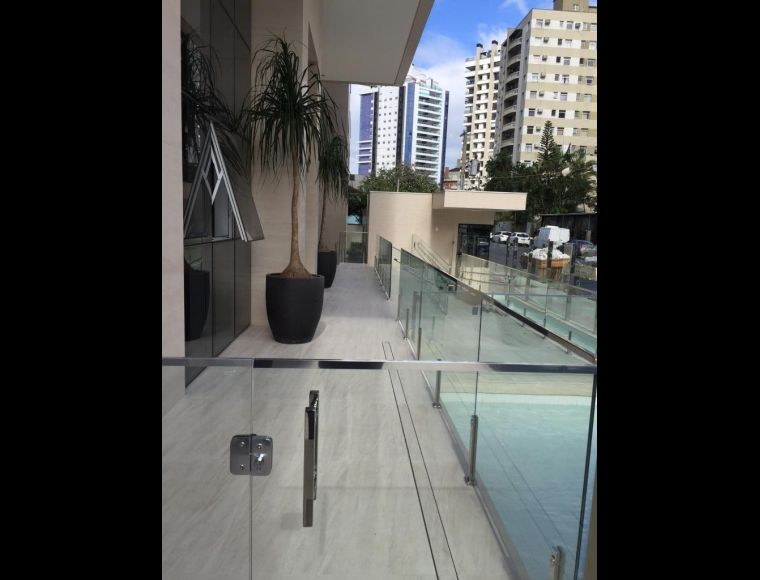 Apartamento no Bairro Centro em Joinville com 4 Dormitórios (4 suítes) e 253 m² - LG4180