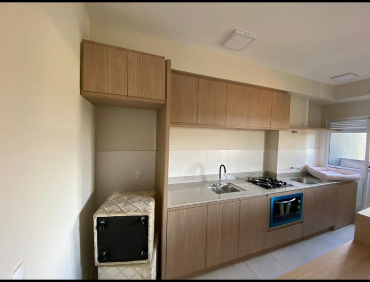 Apartamento no Bairro Costa e Silva em Joinville com 2 Dormitórios e 51 m² - 2810