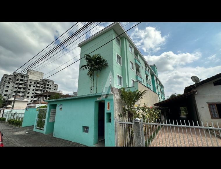 Apartamento no Bairro Costa e Silva em Joinville com 3 Dormitórios - 24742N