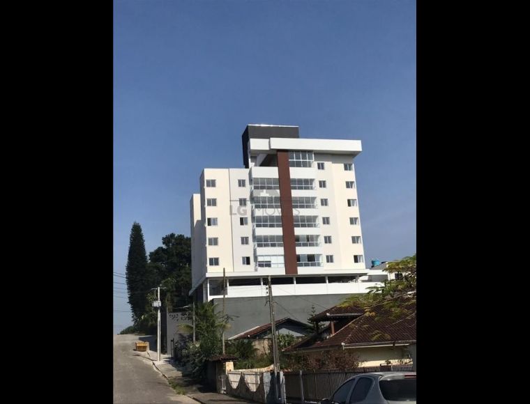 Apartamento no Bairro Costa e Silva em Joinville com 3 Dormitórios (3 suítes) e 185 m² - LG9217