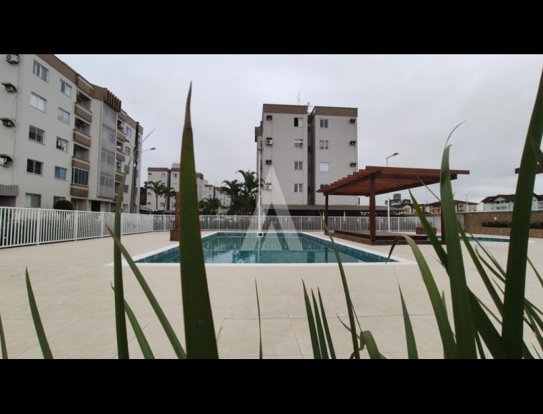 Apartamento no Bairro Costa e Silva em Joinville com 3 Dormitórios - 26198