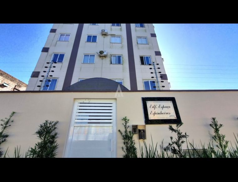 Apartamento no Bairro Espinheiros em Joinville com 2 Dormitórios e 57 m² - 09104.001