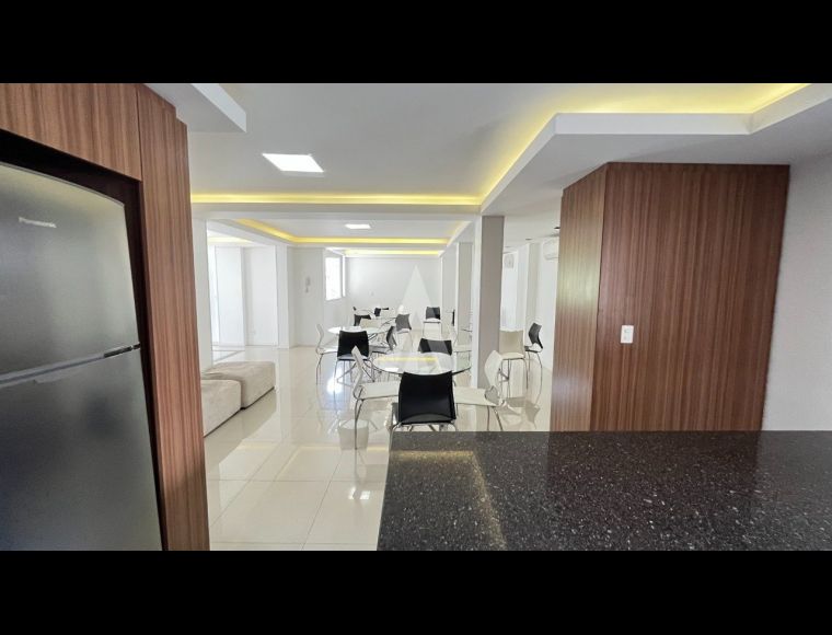 Apartamento no Bairro Glória em Joinville com 2 Dormitórios (1 suíte) - 25762
