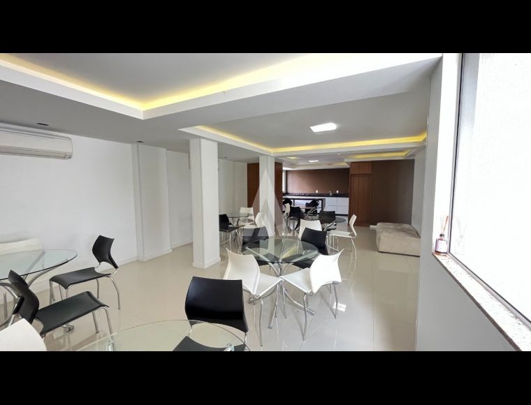 Apartamento no Bairro Glória em Joinville com 2 Dormitórios (1 suíte) - 25762