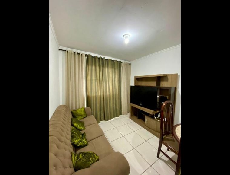 Apartamento no Bairro Glória em Joinville com 3 Dormitórios (1 suíte) e 90 m² - 3115