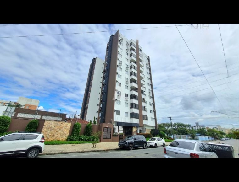 Apartamento no Bairro Glória em Joinville com 3 Dormitórios (1 suíte) e 85 m² - 70121.001