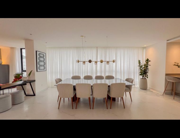 Apartamento no Bairro Glória em Joinville com 4 Dormitórios (4 suítes) e 276 m² - 2215