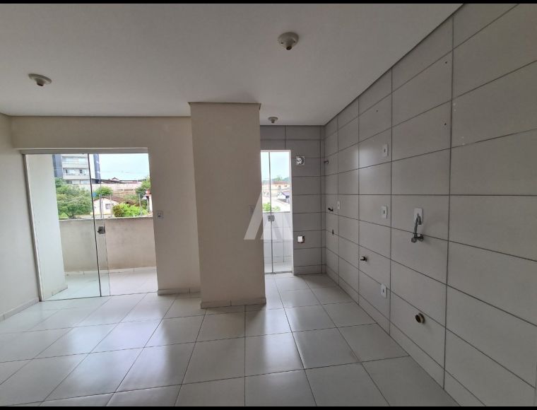 Apartamento no Bairro Guanabara em Joinville com 2 Dormitórios - 25719
