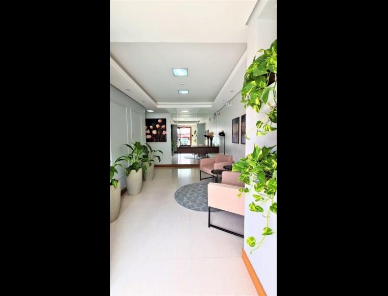 Apartamento no Bairro Iririú em Joinville com 2 Dormitórios (1 suíte) e 66 m² - 2583
