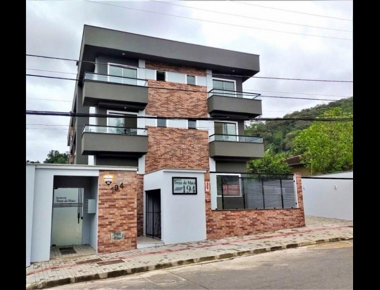 Apartamento no Bairro Iririú em Joinville com 3 Dormitórios (1 suíte) e 74 m² - LG8905