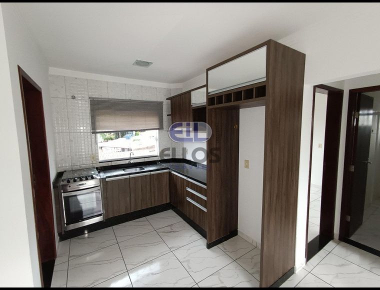 Apartamento no Bairro Iririú em Joinville com 2 Dormitórios e 65 m² - 00575001