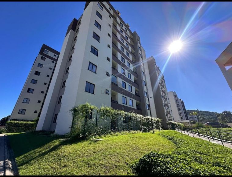 Apartamento no Bairro Saguaçú em Joinville com 2 Dormitórios e 64 m² - LG9317