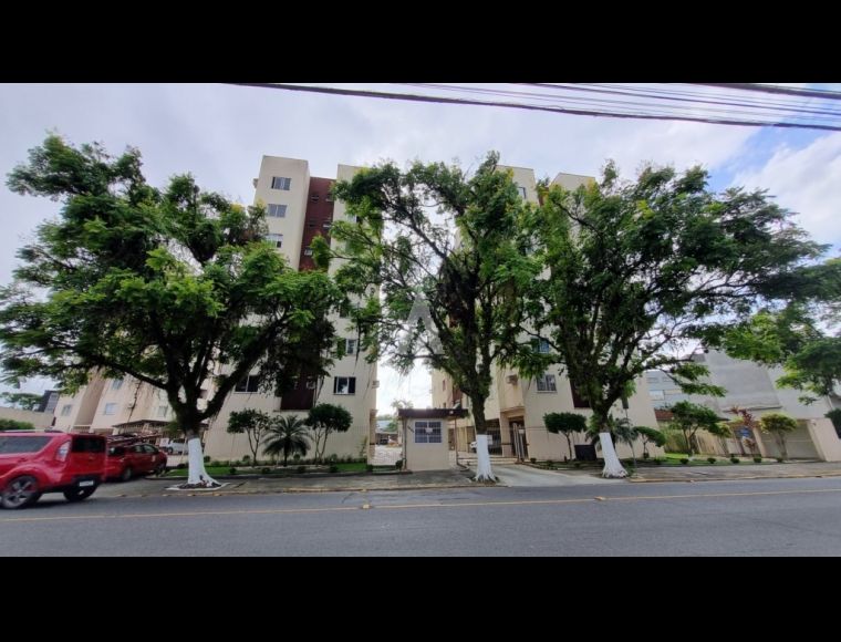 Apartamento no Bairro Saguaçú em Joinville com 3 Dormitórios (1 suíte) e 67 m² - 50065.001