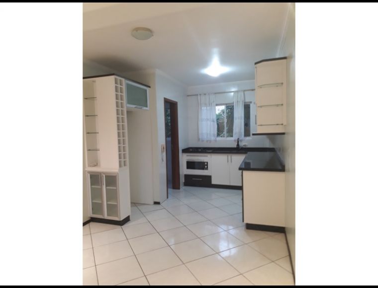 Apartamento no Bairro Santo Antônio em Joinville com 2 Dormitórios e 68 m² - 520