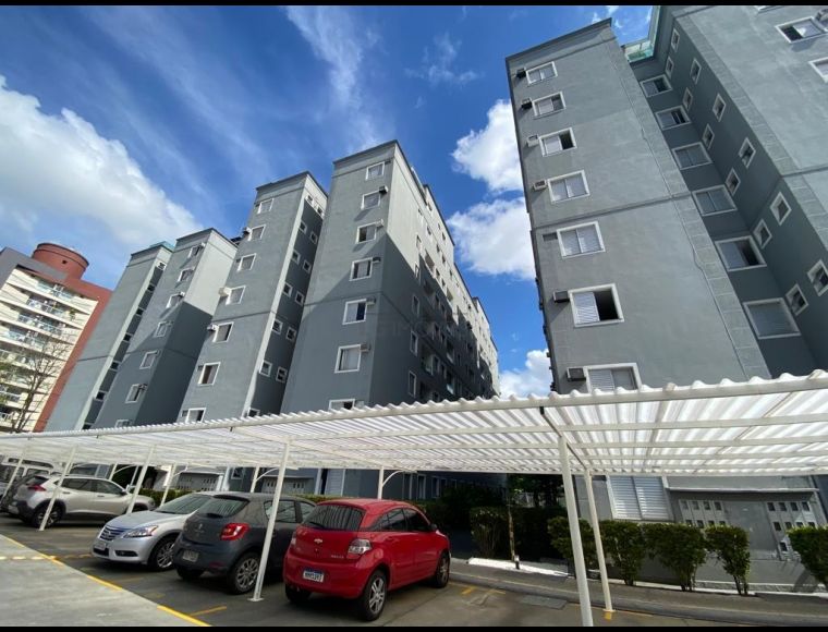 Apartamento no Bairro Santo Antônio em Joinville com 2 Dormitórios (1 suíte) e 52 m² - LG8998