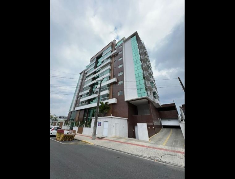 Apartamento no Bairro Santo Antônio em Joinville com 3 Dormitórios (3 suítes) e 146 m² - 3060