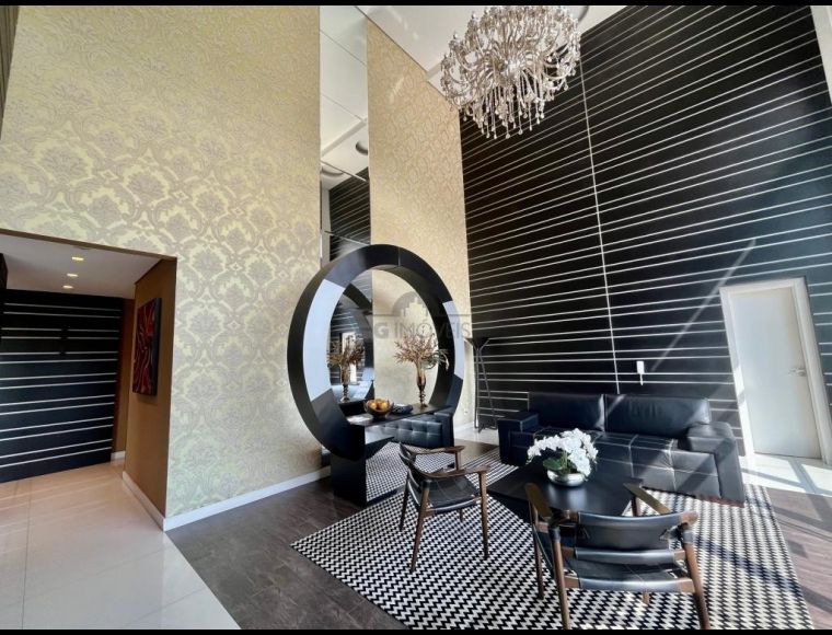 Apartamento no Bairro Santo Antônio em Joinville com 2 Dormitórios (2 suítes) e 77 m² - LG9154