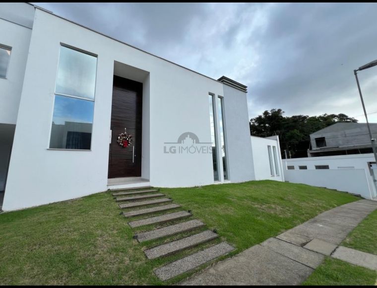 Casa no Bairro América em Joinville com 4 Dormitórios (2 suítes) - LG9127