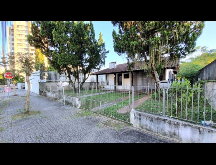Casa no Bairro Anita Garibaldi em Joinville com 3 Dormitórios e 162 m² - 11142.001