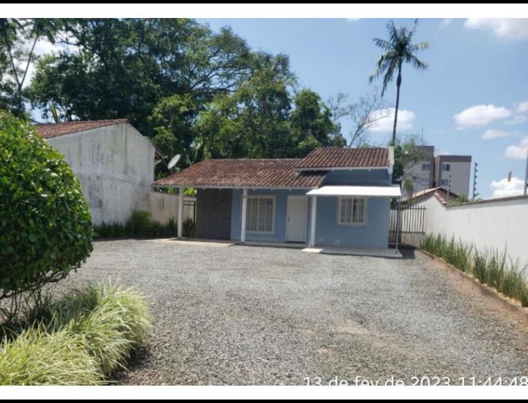 Casa no Bairro Anita Garibaldi em Joinville com 2 Dormitórios - 677