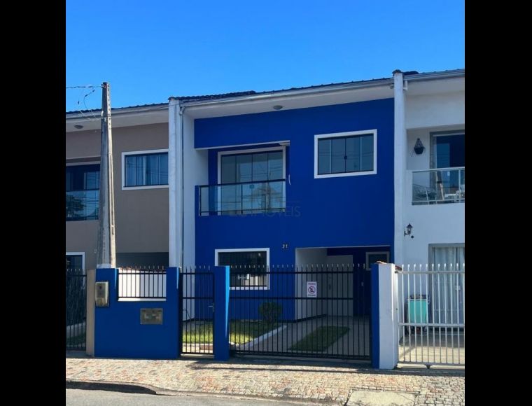 Casa no Bairro Anita Garibaldi em Joinville com 3 Dormitórios (1 suíte) - LG8786