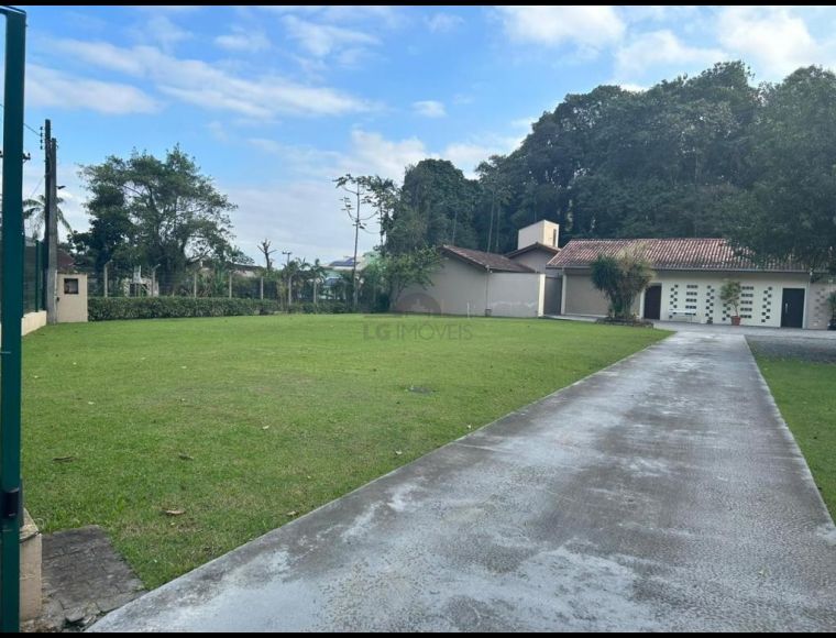 Casa no Bairro Anita Garibaldi em Joinville com 4 Dormitórios (2 suítes) - LG8936