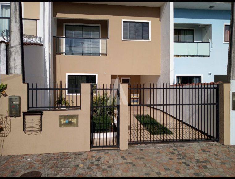 Casa no Bairro Anita Garibaldi em Joinville com 2 Dormitórios (1 suíte) - 25352N