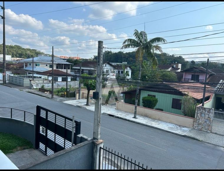 Casa no Bairro Anita Garibaldi em Joinville com 2 Dormitórios (1 suíte) - 25537S